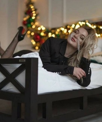 Соблазнительная красотка очарует тебя своим обаянием и проведет в мир наслаждения и желания. Жду звонка от щедрого и адекватного мужчины для ярких встреч вдвоем. 183, 19 лет