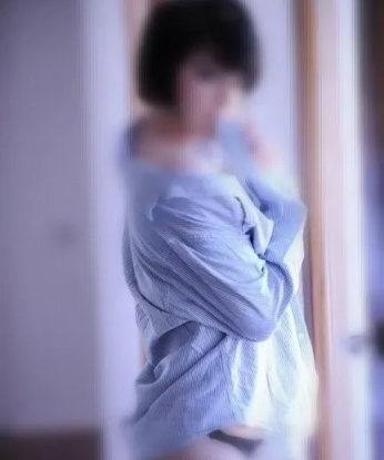 Сладкая и чувственная красотка приглашает на встречу полную страсти и желания. Я помогу расслабиться и почувствовать себя желанным. 11038, 32 года